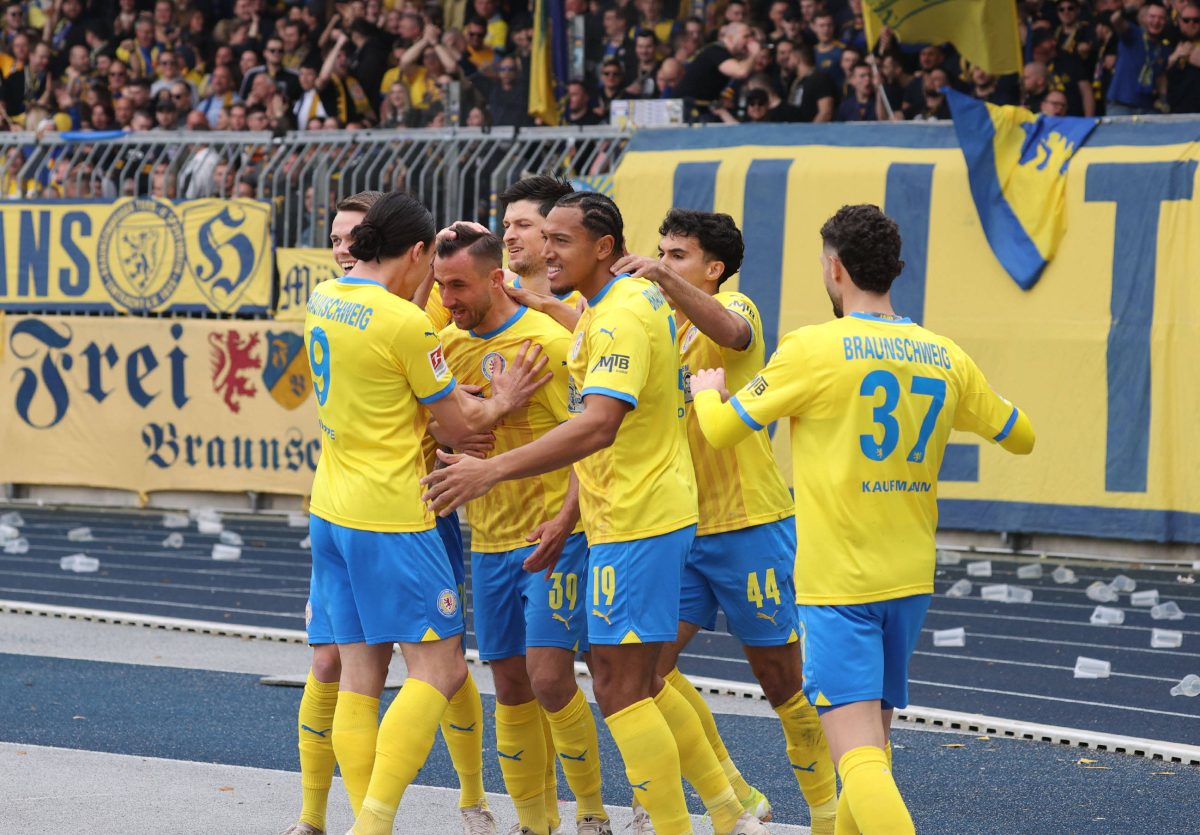 Eintracht Braunschweig feiert gegen Elversberg eine Gala.