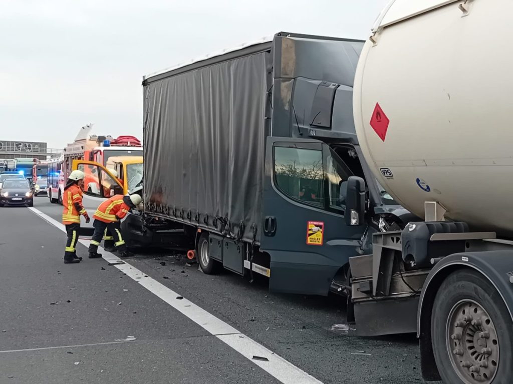 Auf der A2 bei Braunschweig hat es gekracht.