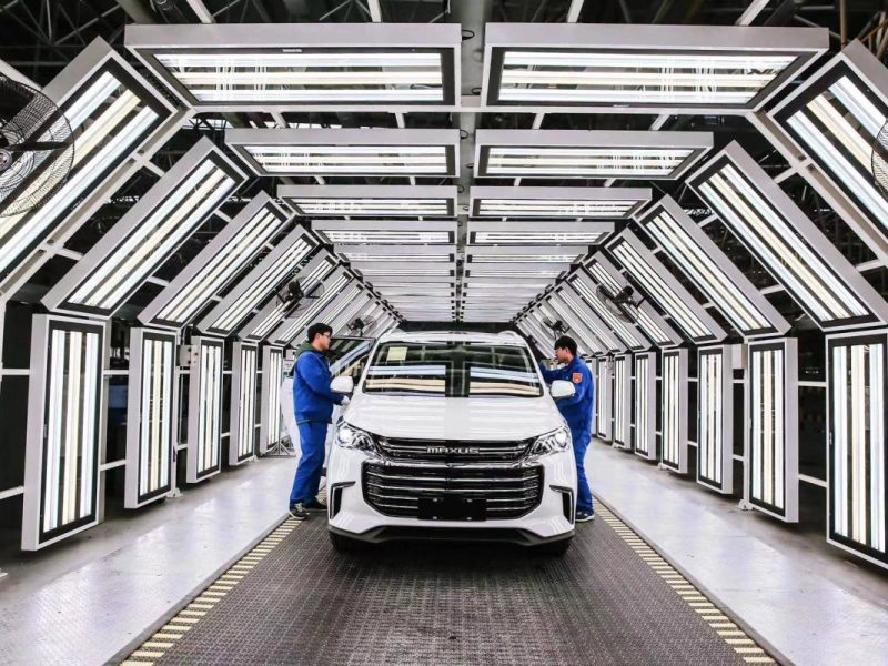 Dieser Bericht lässt aufhorchen: Offenbar plant ein wichtiger VW-Partner einen massiven Stellenabbau. Offiziell hört sich das aber anders an. Noch.