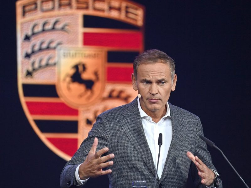 VW-Chef Oliver Blume: Porsche baut Verbrenner noch wenigstens zehn Jahre lang.