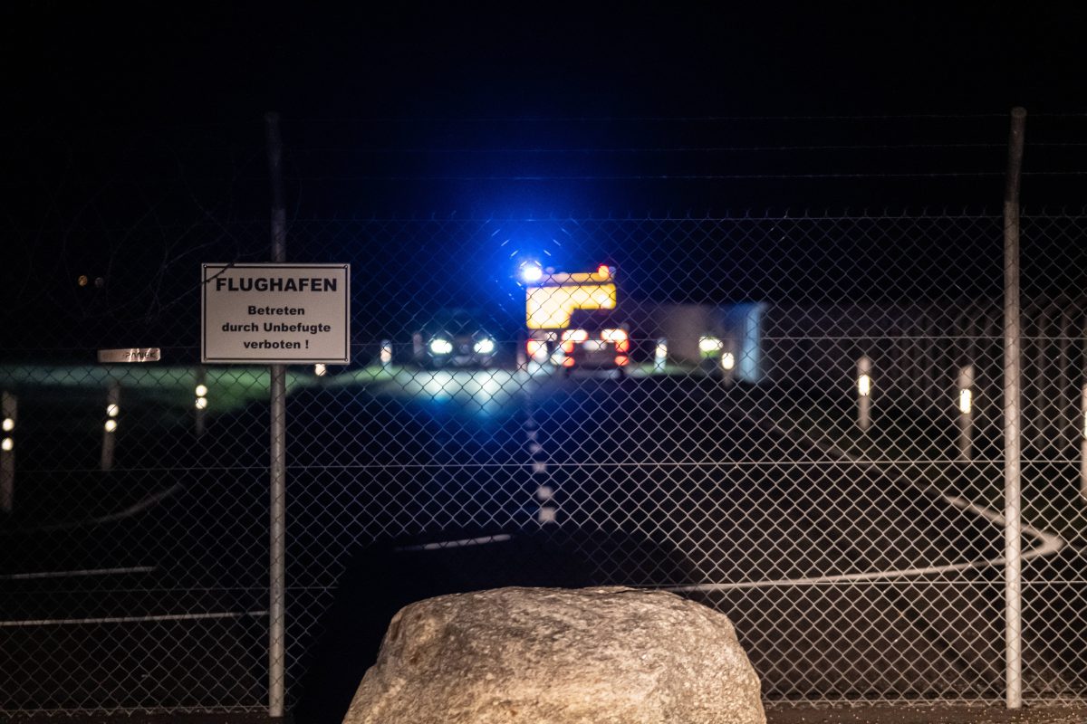 Die Flughafen Feuerwehr in Hannover war am Abend im Einsatz. (Archivbild)