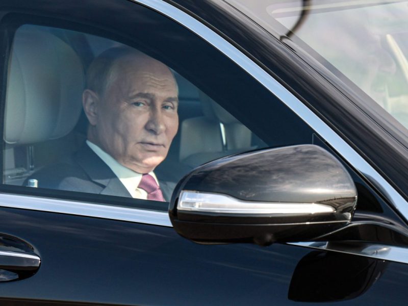 Liebesgrüße aus Moskau sind das nicht. Kreml-Herrscher Wladimir Putin hat sich über die Krise bei VW lustig gemacht. Das fehlte jetzt noch...