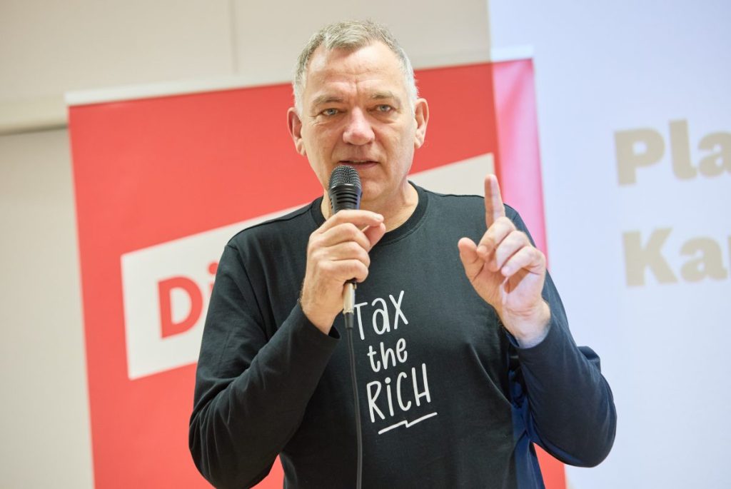 Jan van Aken (Die Linke), ist nicht gut auf VW-Chef Oliver Blume zu sprechen.