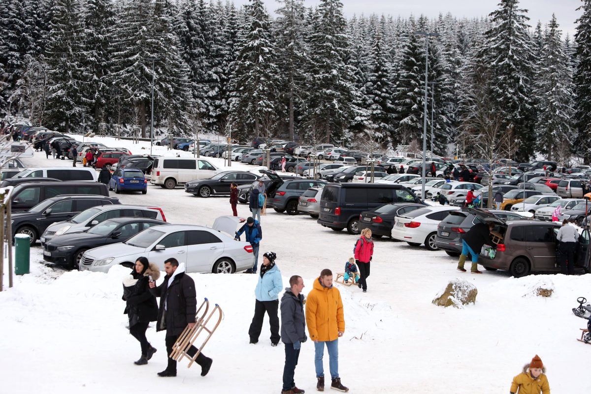 Riesen-Ärger am Parkplatz Hexenritt am Wurmberg im Harz. (Archivbild)
