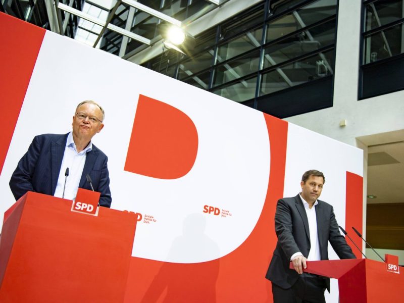 Niedersachsens Ministerpräsident Stephan Weil (links) und SPD-Parteichef Lars Klingbeil.