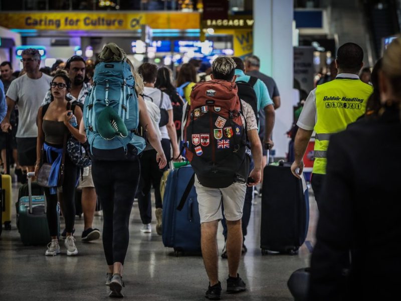 Zum Start der Osterferienzeit könnte ein drohender Ausstand der Fluglotsen in dem beliebten Urlaubsland Reisepläne durcheinanderbringen. Welche Rechte haben Touristen in so einem Fall?